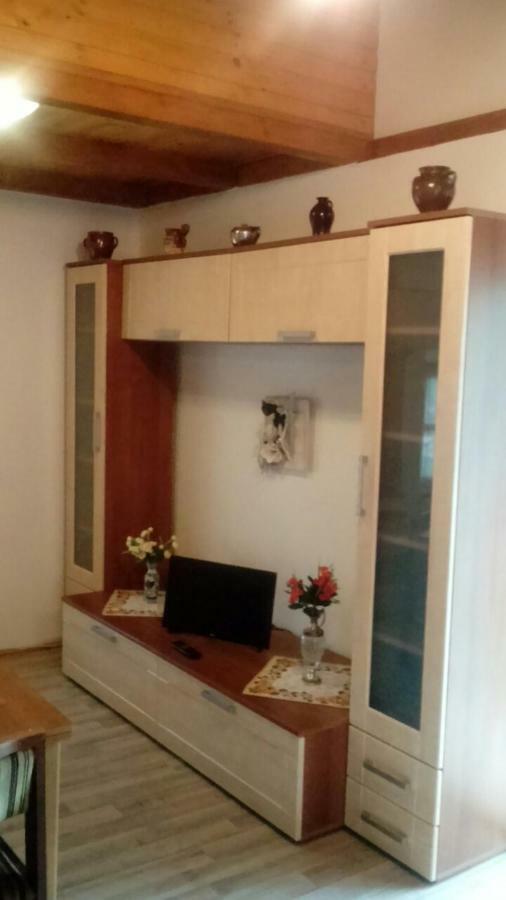 Apartments Orli Hnizdo 라브 외부 사진